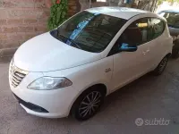 Usata Lancia Ypsilon 69 CV (50 kW) 2015 Bianco Utilitaria