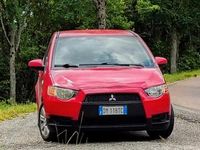 Usata Mitsubishi Colt Invite 75 CV (55 kW) 2009 Rosso Utilitaria