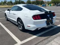 Usata Ford Mustang 305 CV (224 kW) 2016 Bianco Coupé