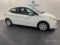 Usata Peugeot 208 Active 82 CV (60 kW) 2013 Bianco Utilitaria