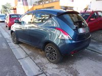 Usata Lancia Ypsilon 69 CV (50 kW) 2023 Blu Utilitaria