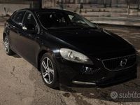 Usata Volvo V40 Inscription 120 CV (88 kW) 2017 Nero Berlina