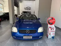 Usata Mercedes SLK200 136 CV (100 kW) 1998 Blu Cabrio