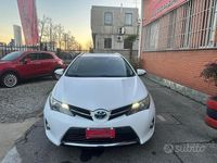 Usata Toyota Auris Touring Sports Lounge 99 CV (72 kW) 2015 Bianco Station wagon