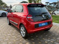 Usata Renault Twingo SE 69 CV (50 kW) 2015 Rosso Utilitaria