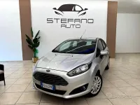 Usata Ford Fiesta Titanium 75 CV (55 kW) 2016 Grigio Utilitaria