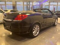 Usata Opel Astra Cabriolet Cosmo 116 CV (85 kW) 2008 Nero Cabrio