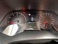 Usata Renault Captur Techno 101 CV (74 kW) 2023 Blu/azzurro SUV