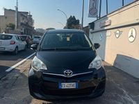 Usata Toyota Verso-S Lounge 99 CV (72 kW) 2013 Nero Monovolume