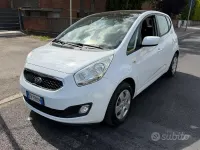 Usata Kia Venga 90 CV (66 kW) 2013 Bianco Utilitaria
