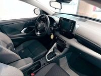 Usata Toyota Yaris Hybrid Active 92 CV (67 kW) 2021 Blu/azzurro Berlina