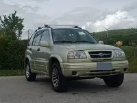 Usata Suzuki Grand Vitara 128 CV (94 kW) 2000 Giallo SUV
