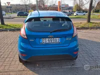 Usata Ford Fiesta 75 CV (55 kW) 2013 Blu Utilitaria