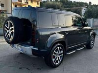 Usata Land Rover Defender SE Dynamic 200 CV (147 kW) 2023 Grigio SUV
