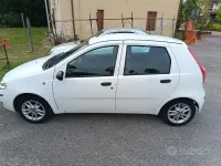 Usata Fiat Punto 69 CV (50 kW) 2004 Bianco Utilitaria