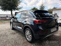 Usata VW T-Roc Life 116 CV (85 kW) 2023 Nero SUV
