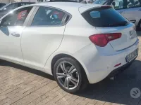 Usata Alfa Romeo Giulietta Exclusive 105 CV (77 kW) 2013 Bianco Utilitaria