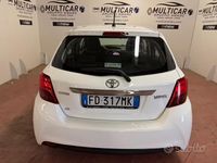 Usata Toyota Yaris Active 69 CV (50 kW) 2016 Bianco Utilitaria
