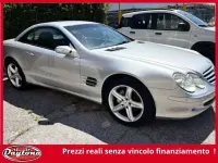 Usata Mercedes SL350 245 CV (180 kW) 2004 Argento iridio Cabrio
