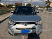 Usata Ssangyong (KGM) Tivoli 128 CV (94 kW) 2015 Grigio SUV