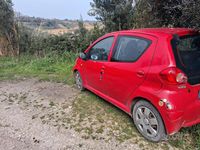 Gebraucht Toyota Aygo 54 PS (39 kW) 2007 Rot Kleinwagen