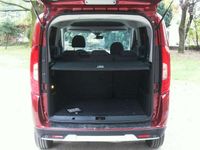 Usata Fiat Doblò Trekking 120 CV (88 kW) 2018 Rosso Monovolume