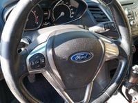 Second-hand Ford Fiesta 92 CP (67 kW) 2015 Alb Hatchback