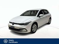 Begagnad VW Golf VIII Life 131 HK (96 kW) 2022 Vit Sedan
