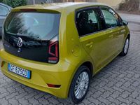Usata VW up! Move 68 CV (50 kW) 2021 Oro Utilitaria