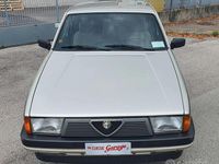 Usata Alfa Romeo 75 110 CV (80 kW) 1986 Grigio Berlina