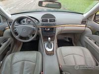 Usata Mercedes E240 169 CV (124 kW) 2002 Nero Berlina