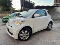 Begagnad Toyota iQ Sol 68 HK (50 kW) 2012 Vit Halvkombi