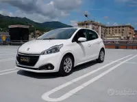 Usata Peugeot 208 Active 102 CV (75 kW) 2019 Bianco Utilitaria