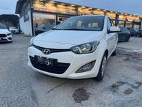 Usata Hyundai i20 Edition 85 CV (62 kW) 2014 Bianco Utilitaria
