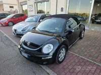 Usata VW New Beetle 105 CV (77 kW) 2007 Nero Utilitaria