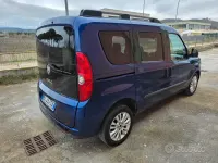 Occasion Fiat Doblò Emotion 105 ch (77 kW) 2012 Bleue Monospace