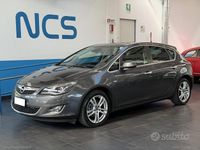 Usata Opel Astra Cosmo 140 CV (102 kW) 2011 Grigio Berlina