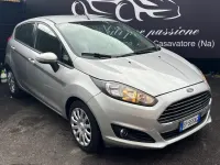 Usata Ford Fiesta Titanium 75 CV (55 kW) 2013 Argento Berlina
