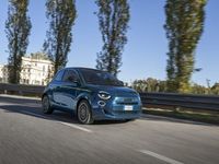 Nuova Fiat 500 La Prima 65 CV (47 kW) 2025 Rosa metallizzato Berlina