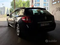 Usata Renault Laguna III Dynamique 110 CV (80 kW) 2010 Bluazzurro Berlina