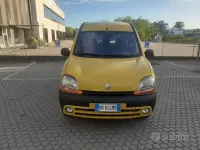 Usata Renault Kangoo 75 CV (55 kW) 2001 Giallo Monovolume