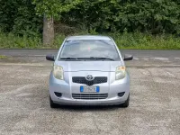 Usata Toyota Yaris Sol 69 CV (50 kW) 2007 Grigio Utilitaria