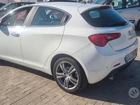 Usata Alfa Romeo Giulietta Exclusive 105 CV (77 kW) 2013 Bianco Berlina