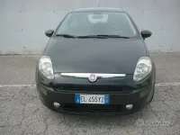 Usata Fiat Punto Dynamic 75 CV (55 kW) 2012 Nero Utilitaria