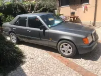 Usata Mercedes 250 90 CV (66 kW) 1987 Grigio Berlina