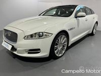 Usata Jaguar XJ Premium Luxury 275 CV (202 kW) 2014 Bianco metallizzato Berlina