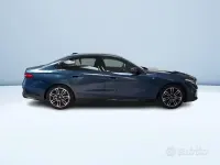 Usata BMW 520 M Sport 197 CV (144 kW) 2024 Blu metallizzato Berlina