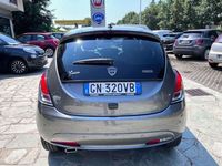 Usata Lancia Ypsilon Gold 69 CV (50 kW) 2023 Grigio pietra Utilitaria