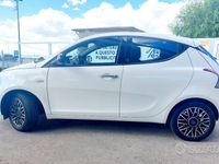 Usata Lancia Ypsilon 69 CV (50 kW) 2015 Bianco Utilitaria