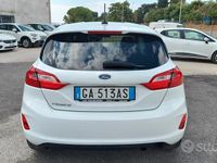 Usata Ford Fiesta Trend 85 CV (62 kW) 2020 Bianco Furgone